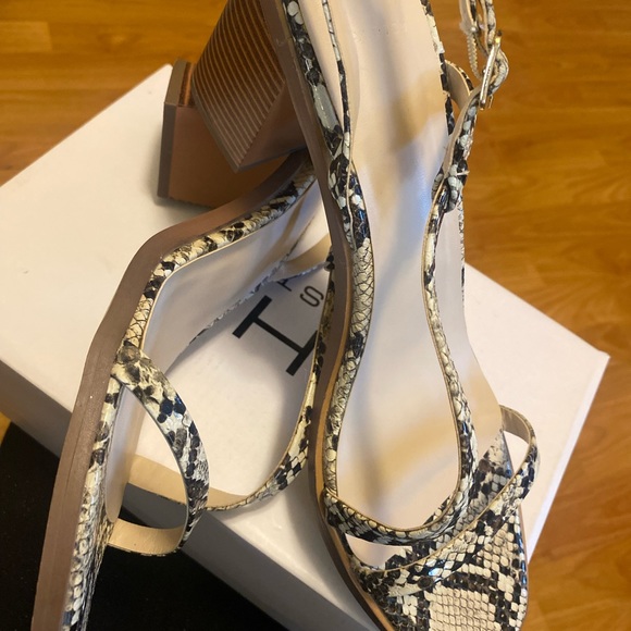 Snake skin Halston sandals. - Picture 4 of 5